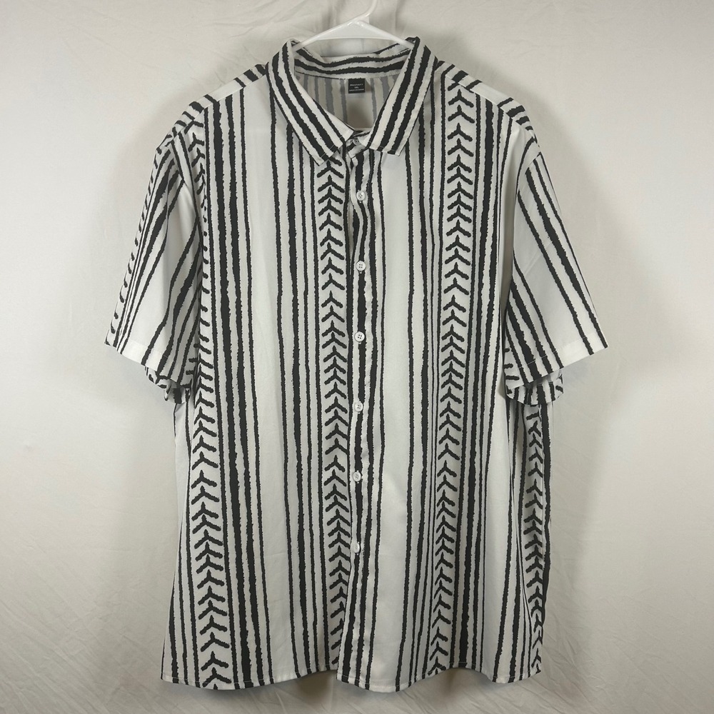 Manfinity Mens 1XL Short Sleeve Button Up Shirt Black White Striped Chevron